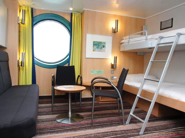 4-berth Club Plus cabin on Armorique with bunk-style beds and window