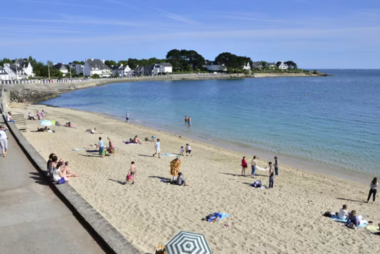 Bénodet beach near Le Port de Plaisance, a Eurocamp parc in Brittany